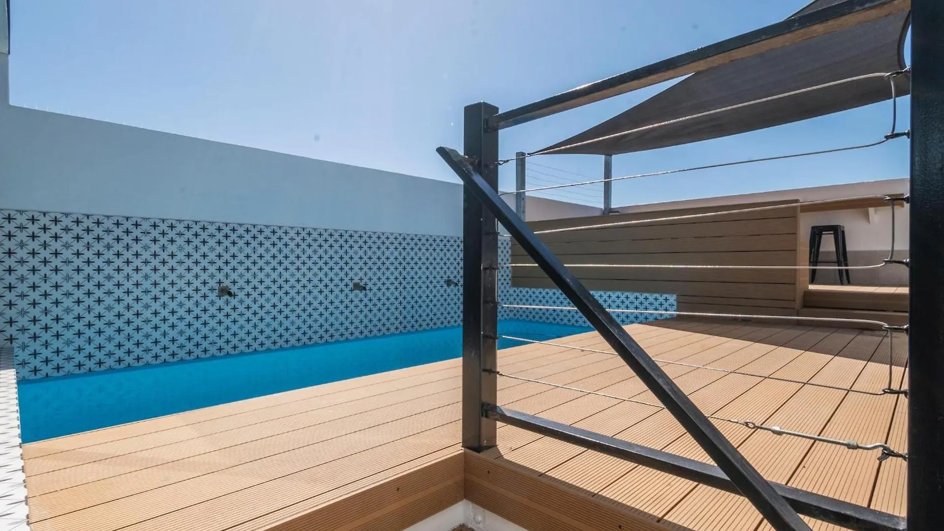 Metropole Green Point: Chic 2Nd Floor Room Cape Town
