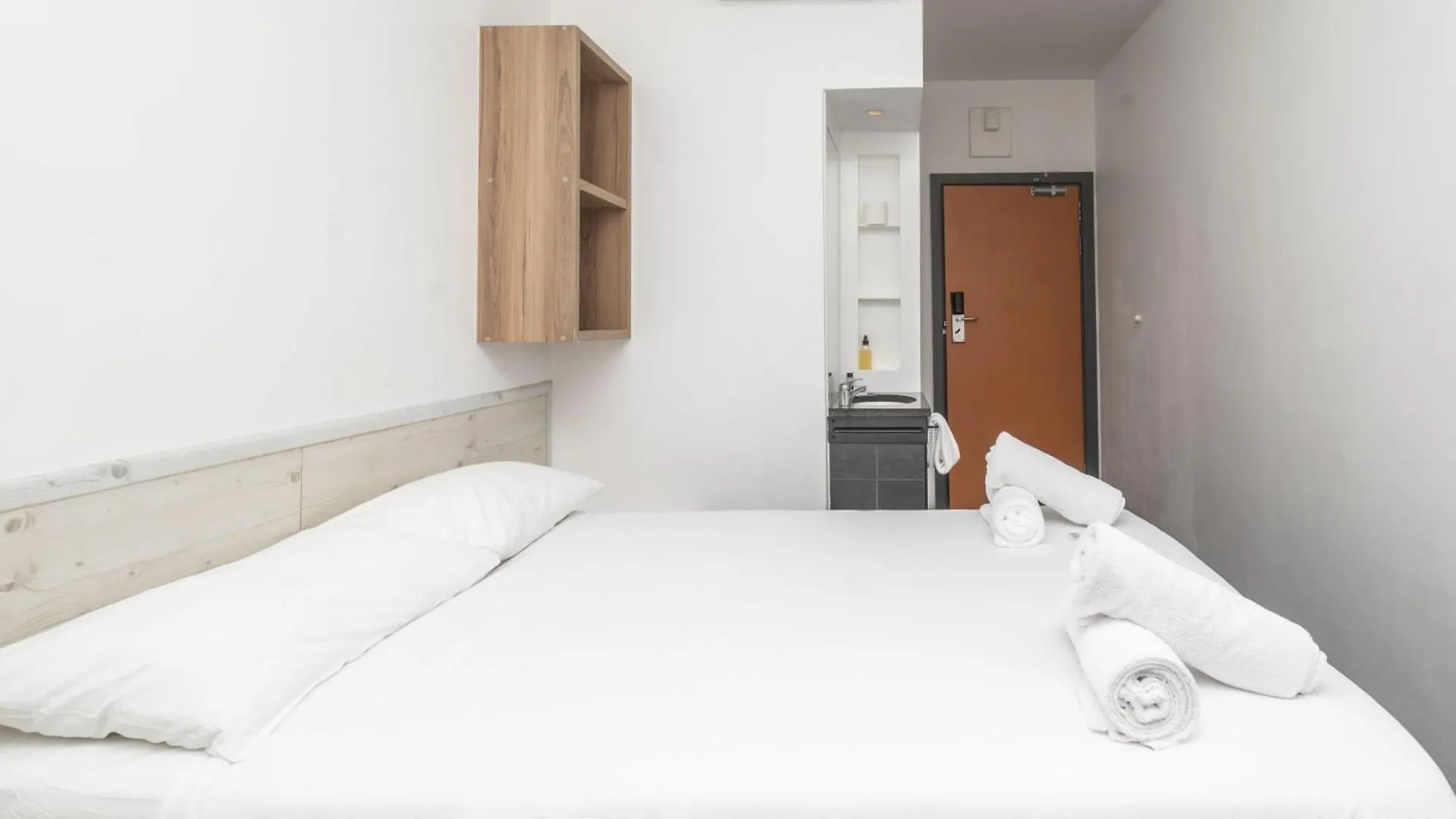 Metropole Green Point: Chic 2Nd Floor Room Cape Town 0*,  South Africa